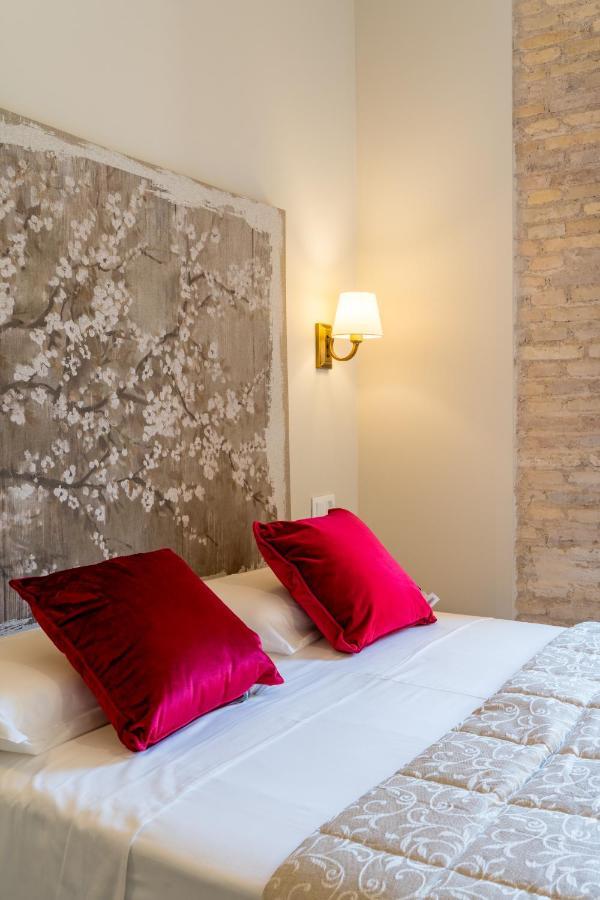 Dona Elvira Suites Cathedral إشبيلية المظهر الخارجي الصورة