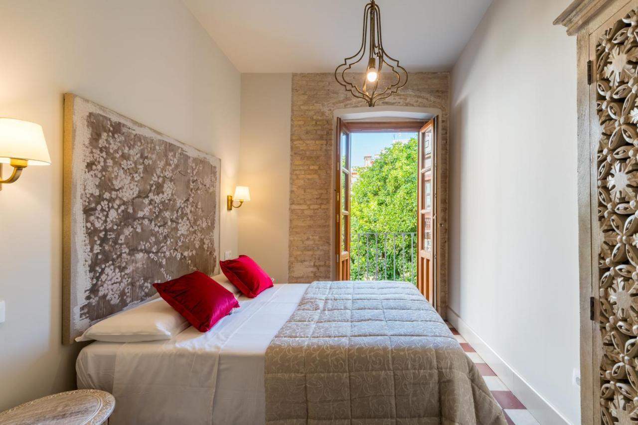 Dona Elvira Suites Cathedral إشبيلية المظهر الخارجي الصورة